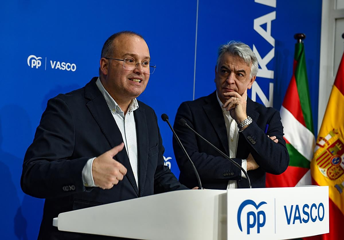 Tellado y De Andrés, durante la rueda de prensa celebrada este jueves en Bilbao.