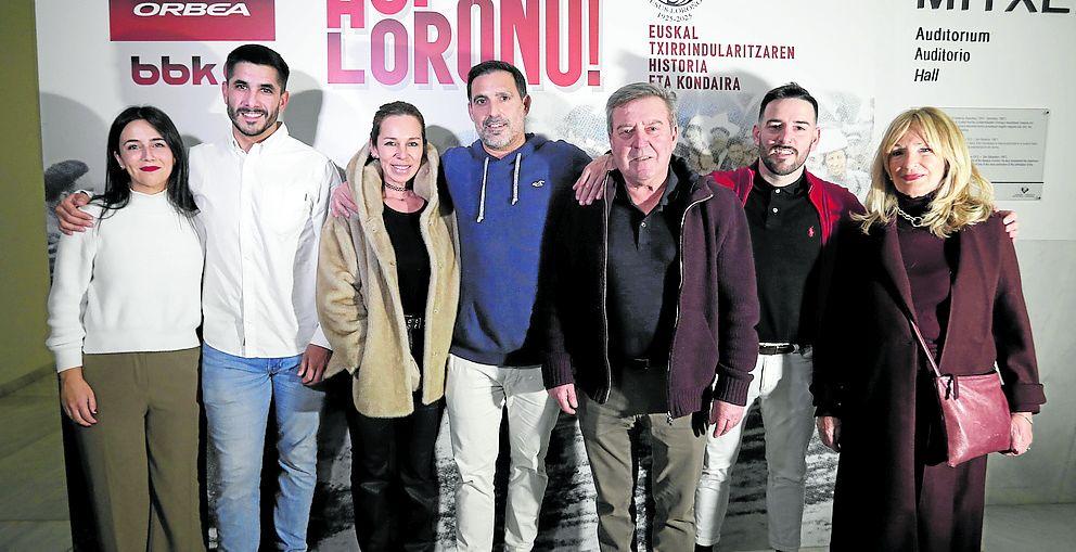 Nora Arrasate, Markel Loroño, Natalie Muente, Anart Lafuente Loroño, Dario Lafuente, Ibai Lafuente Loroño y Argi Bengoa.