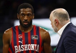 Baldwin, junto a Laso, en el partido contra el Leyma Coruña.