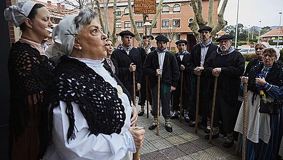 Leioa convoca una nueva edición del certamen de cantos de Santa Águeda