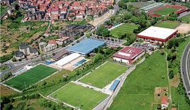 Vista aérea de los campos de fútbol del polideportivo de Fadura.