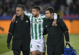 Aitor Ruibal se retira lesionado del encuentro de Copa frente al Barça.