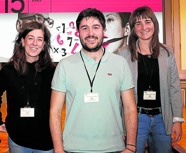 Jone Uria, Julen Álvarez y Oihana Garaialde.