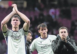 Mal momento. Los rojillos saludan en el Metropolitano.