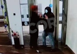 El vídeo del atracador del banco de Santutxu que se marchó con 450 euros en monedas