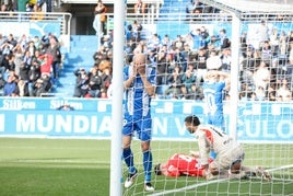 Guridi se lamenta de una ocasión fallada ante el Girona.