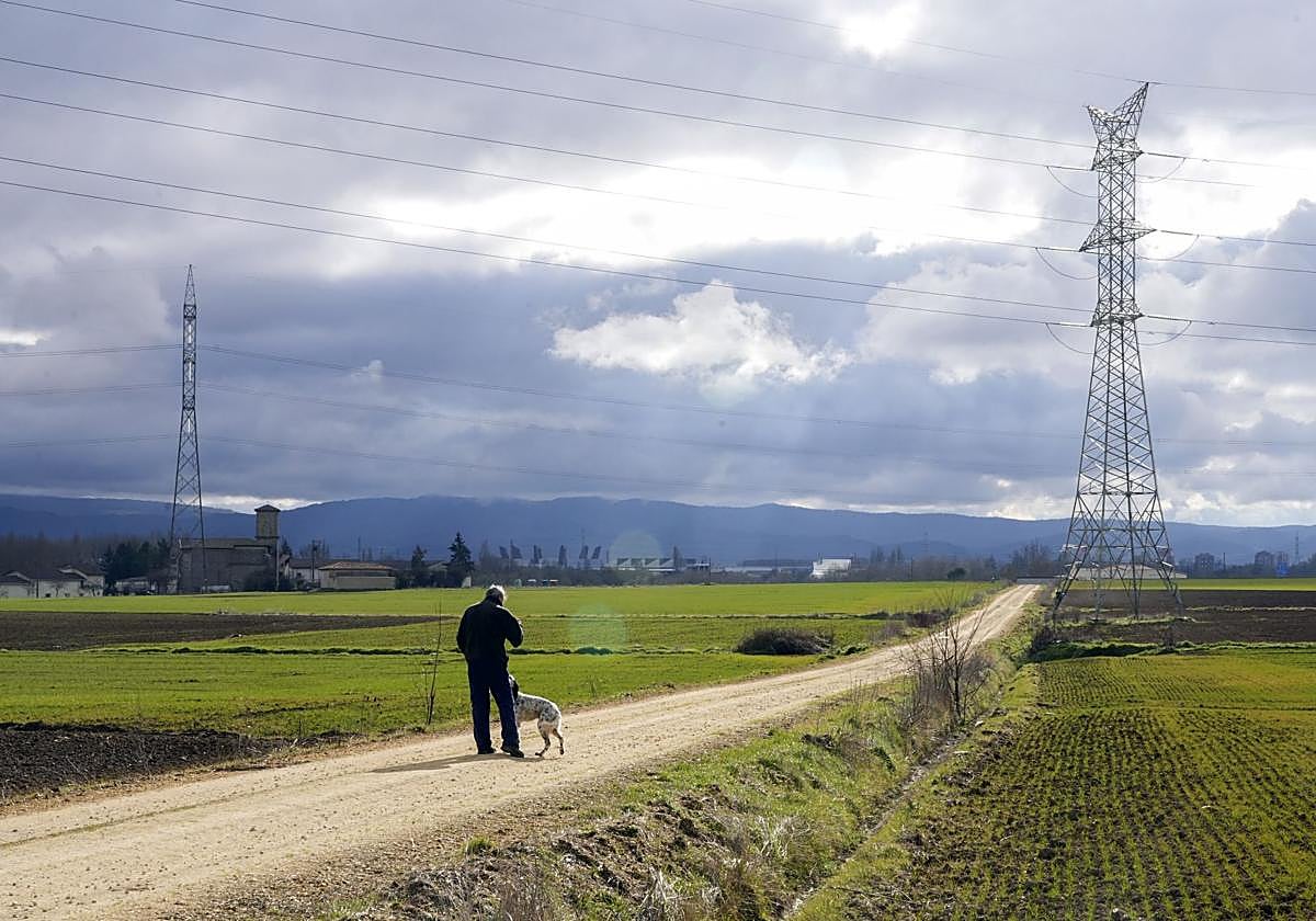 El cuerpo de Larbi apareció junto a una torre de alta tensión entre Gamarra Menor y Durana.