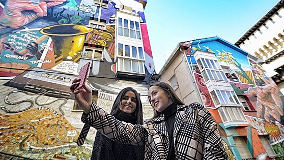 El Ayuntamiento de Vitoria ofrecerá rutas turísticas con senderismo, picoteo o en silla de ruedas