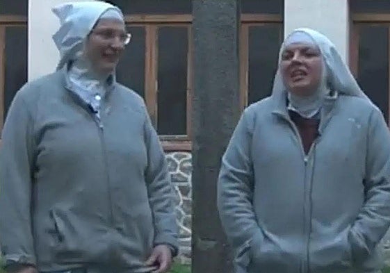Dos de las monjas cismáticas de Belorado en uno de los clips del vídeo.