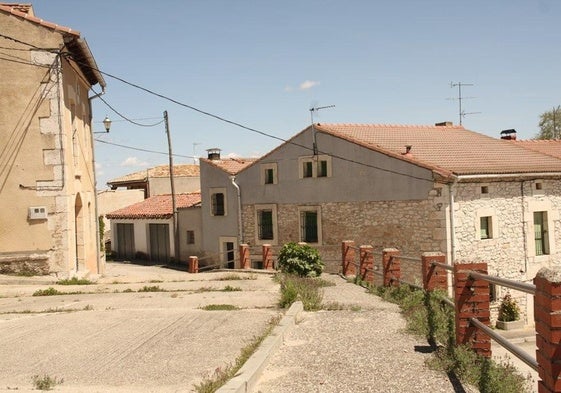 La iniciativa de un pueblo de Burgos para atraer nuevos vecinos: bar y vivienda por 100 euros al mes