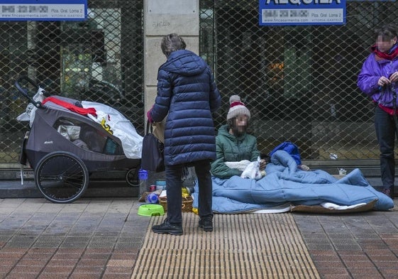 Un último recuento cifró en 107 las personas que carecen de hogar en Vitoria.