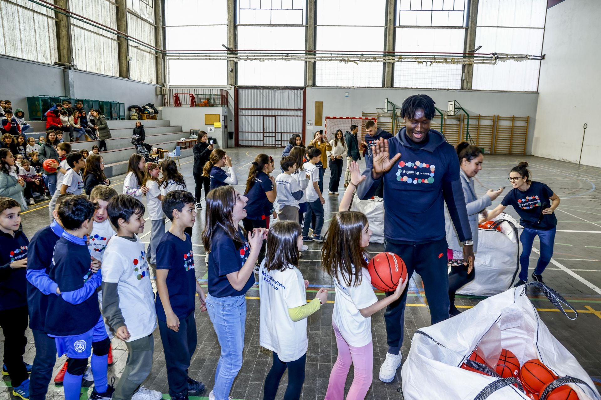 Rogkavopoulos y Diop, como dos niños de más de dos metros