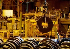 El interior de la planta de ArcelorMittal en Sestao.