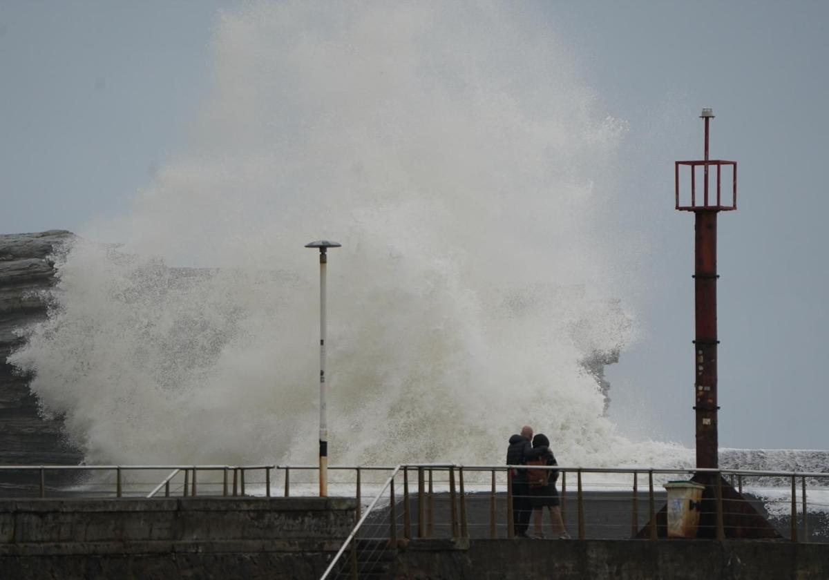 Las imágenes más espectaculares que deja la borrasca &#039;Herminia&#039; en Bizkaia
