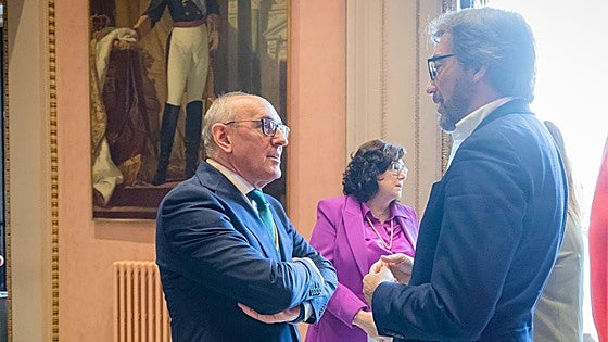 Oyarzabal cree que la reforma fiscal de PNV-PSE sigue «muy lejos» de lo que reclama el PP