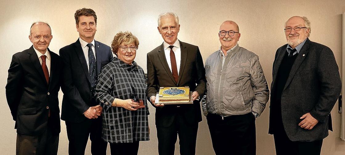 José Mari Amantes, Álvaro Díez-Munío, Gloria Prieto, Juan Ignacio Vidarte, Manu Angulo y Luis Ángel Castresana.