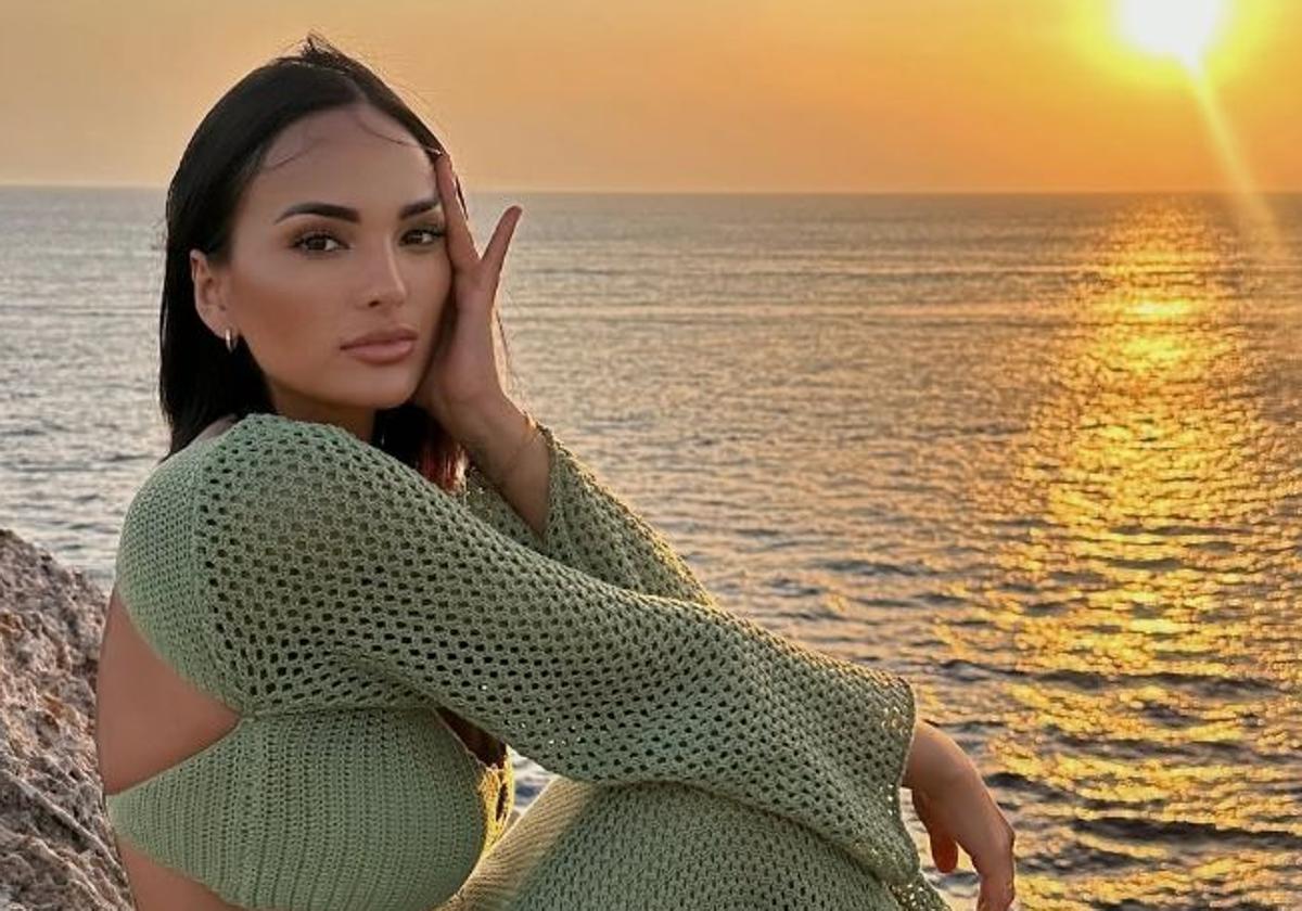 Quién es Claudia Bavel, la modelo de OnlyFans de 28 años a la que relacionan con Iker Casillas