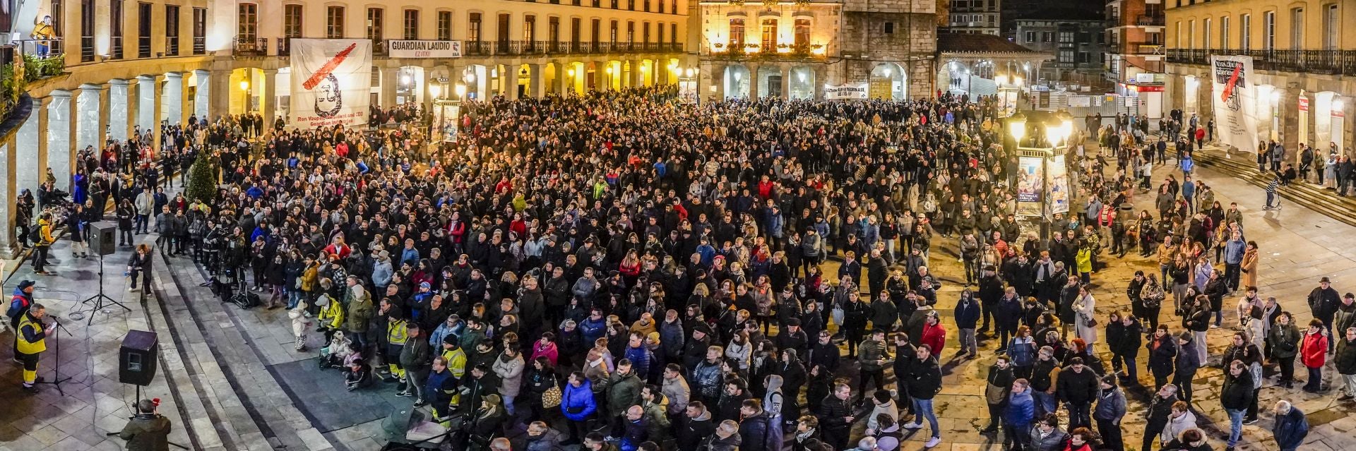 La manifestación contra el cierre de Guardian Llodio, en imágenes