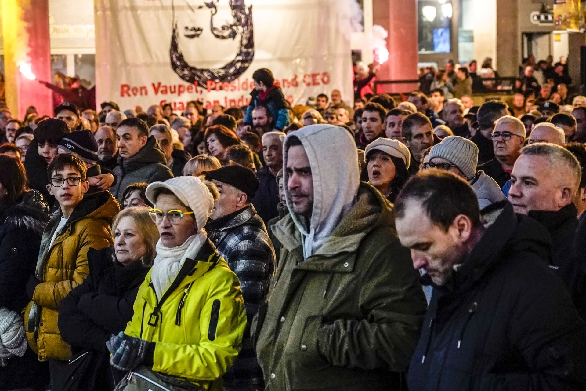 La manifestación contra el cierre de Guardian Llodio, en imágenes