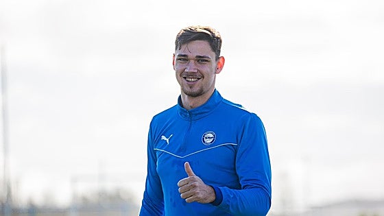 Iurie Iovu refuerza la zaga del Alavés B