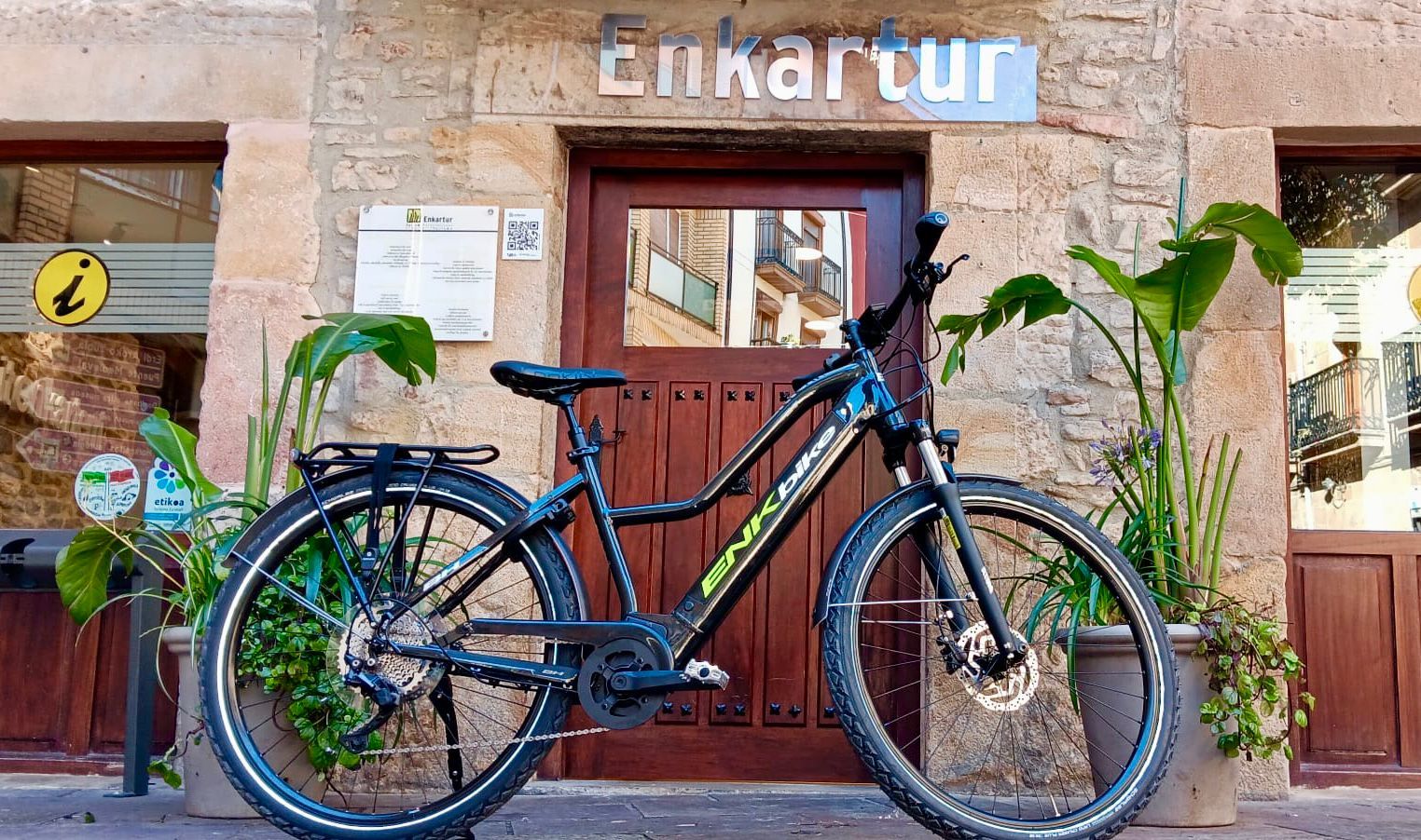 La iniciativa pretende alentar buenos hábitos en la ciudadanía y divulgar el atractivo de la zona.