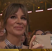 La emoción de Alejandra Silva al recoger Richard Gere su Goya Internacional