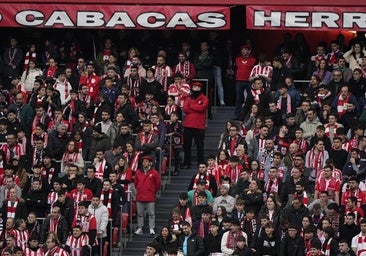 Pitos a Iñigo Cabacas Herri Harmaila cada vez que lanzaba su cántico reivindicativo