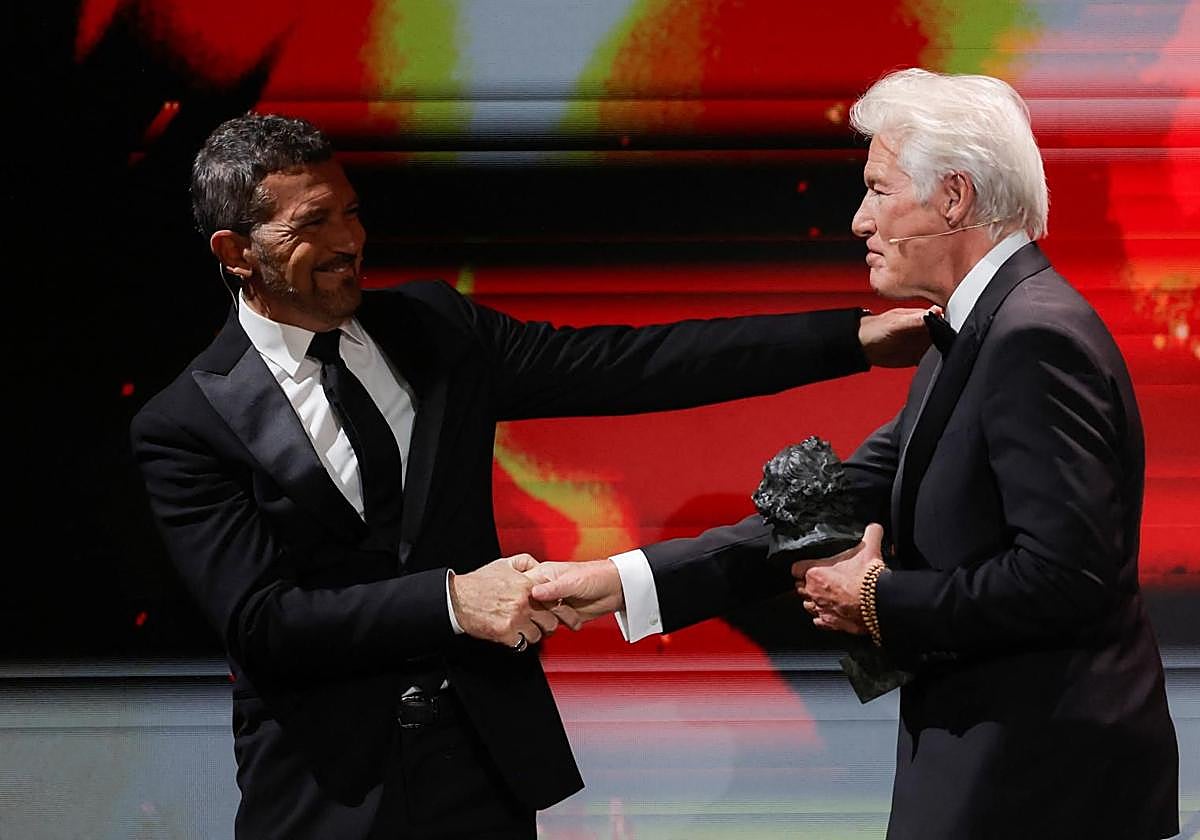 Críticas y cachondeo en redes por la traducción a Richard Gere en los Goya