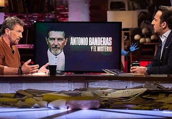 Antonio Banderas confiesa a Iker Jiménez su experiencia al borde de la muerte: «Lo que te pide el cuerpo es abandonarte»