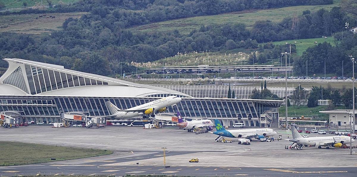 La ruta aérea con Madrid se estanca y preocupa a un tejido empresarial que aún ve lejos el TAV