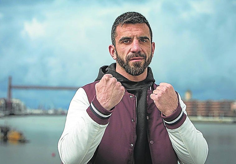 Arkaitz Ramos. Doce temporadas como profesional, 13 peleas en MMA y 30 en kick boxing.