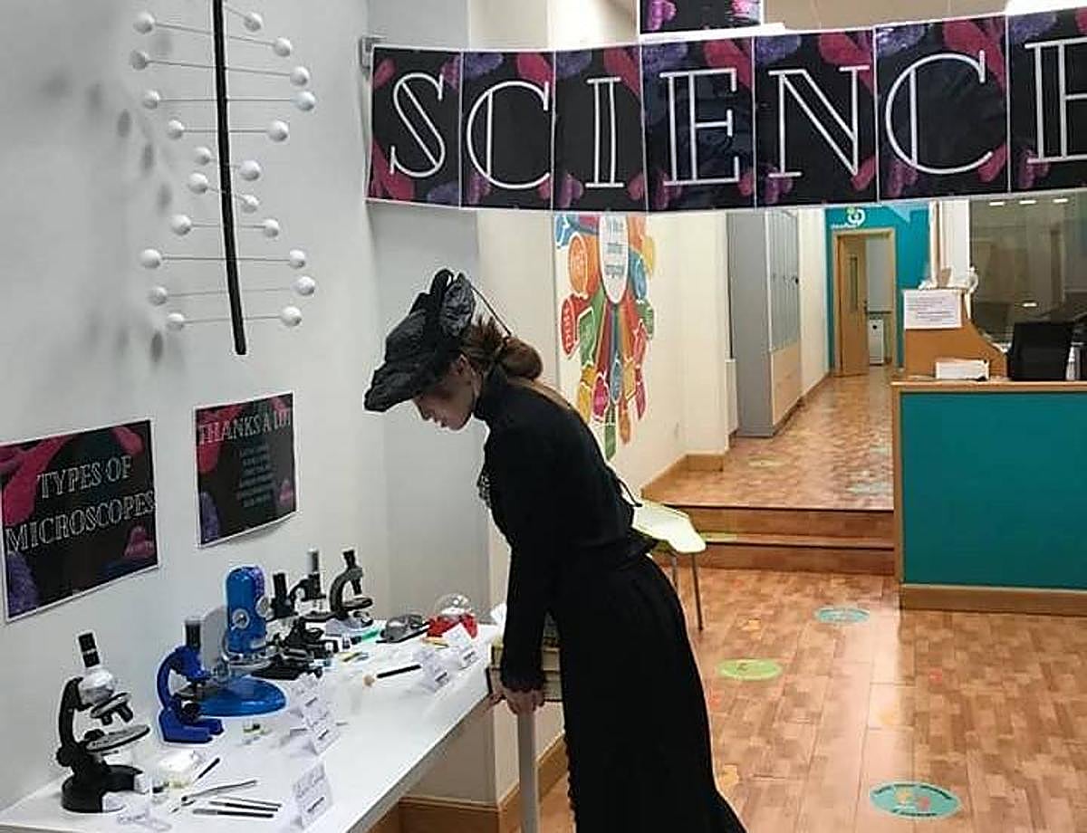 Akerlei emuló a Nettie Stevens en uno de los concursos organizados en anteriores ediciones.