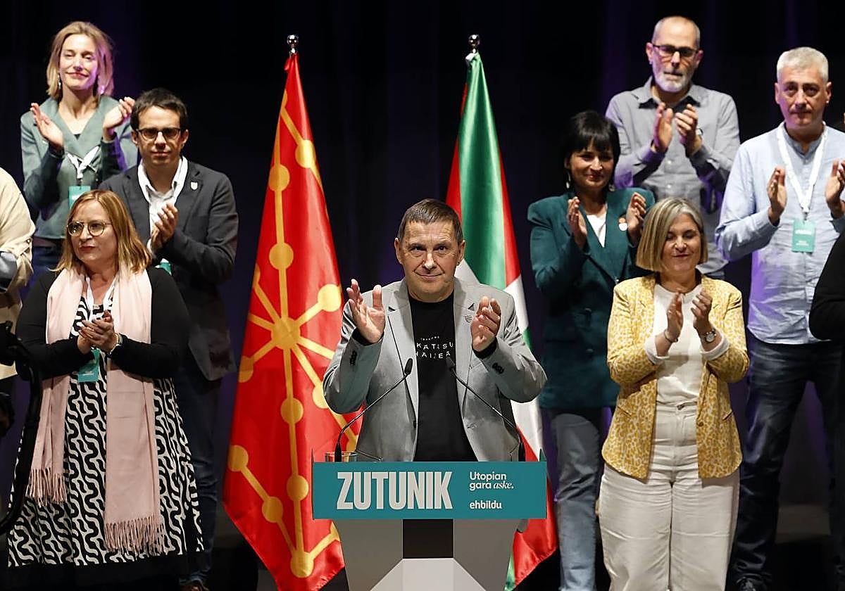 Otegi se reafirma en la idea de unificar las tres haciendas porque es «de sentido común»