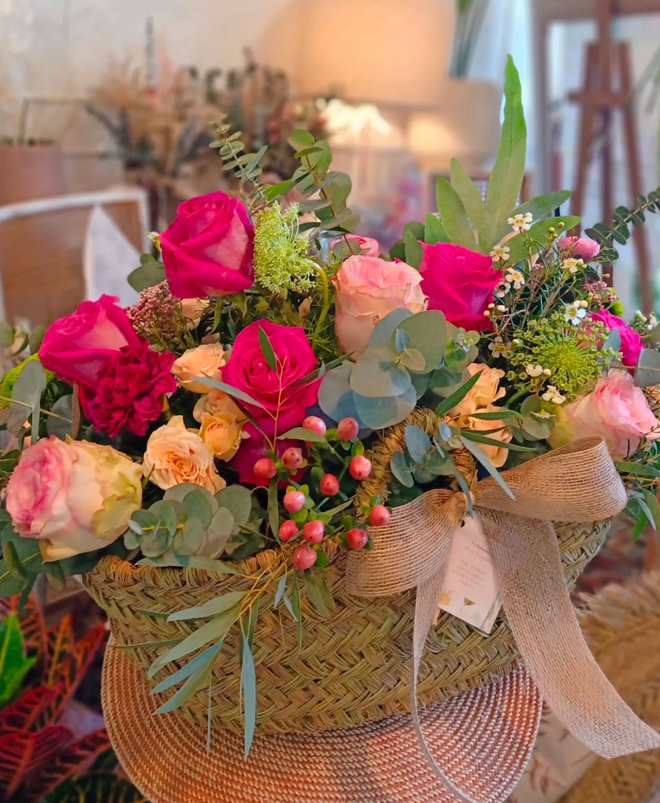 Angie y Luis, el matrimonio que triunfa con sus ramos en Gallarta abre una floristería en Bilbao