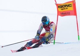 Garay apura al límite una de las puertas en Saalbach.