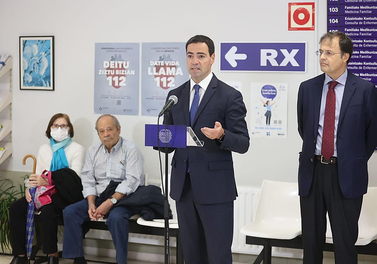 Pradales destaca que las mejoras ya se notan en Osakidetza: «Sabemos qué hacer y cómo hacerlo»