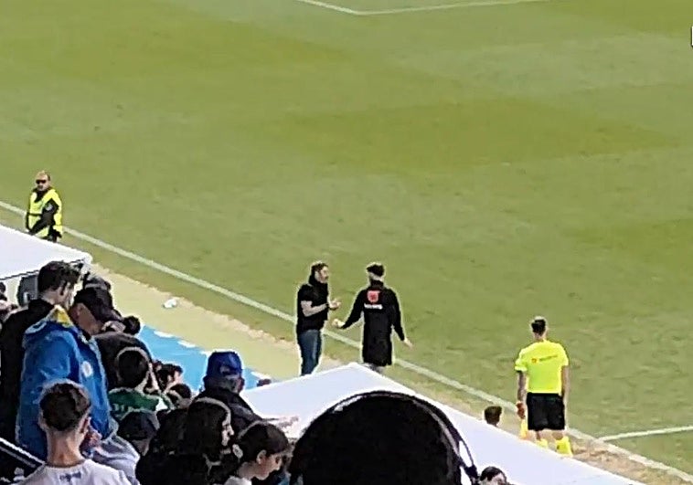 La desesperación de Coudet tras el segundo penalti en contra