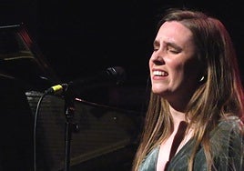 Abriendo con 'The tree'.