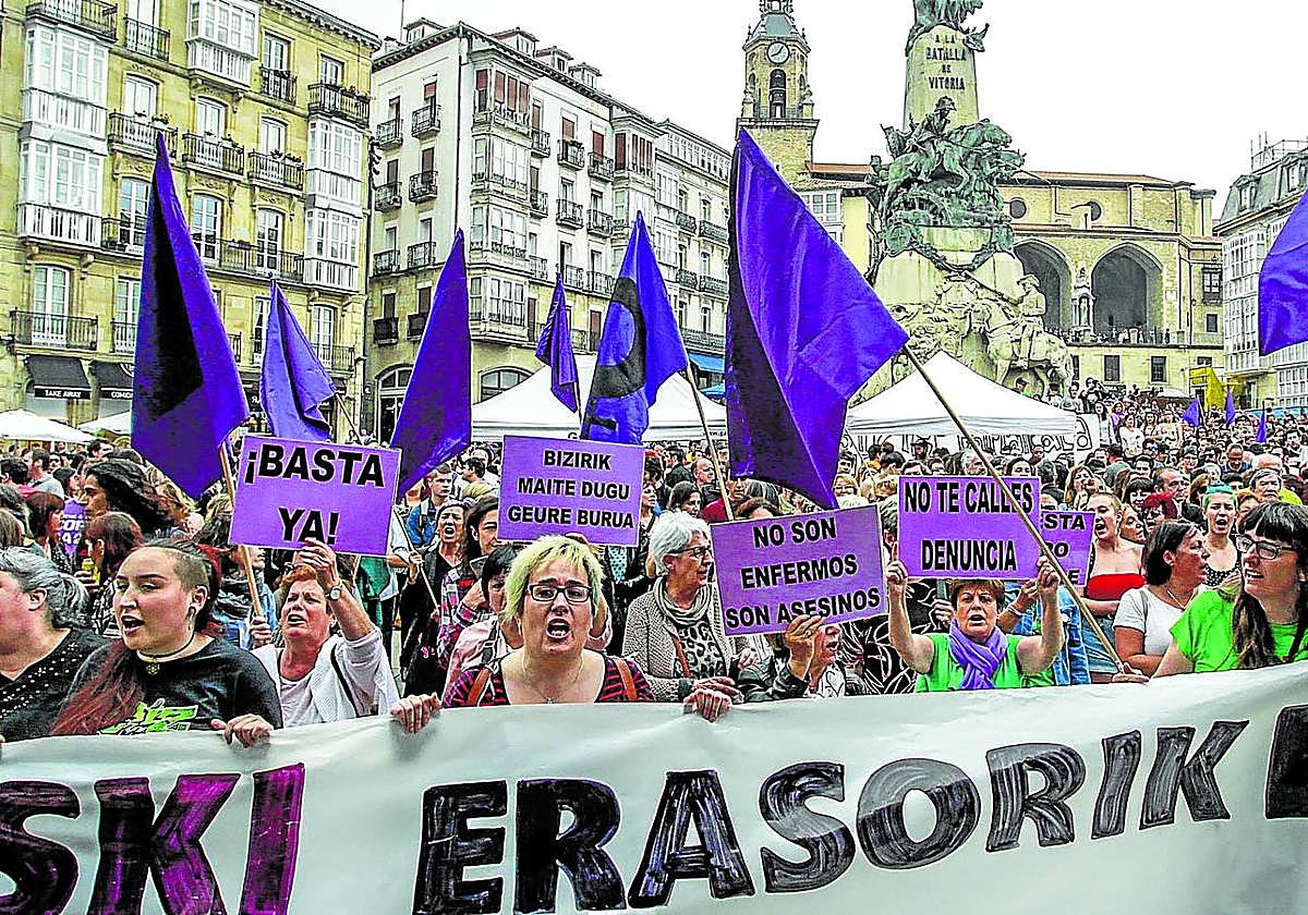 Imagen de una manifestación feminista en Vitoria.