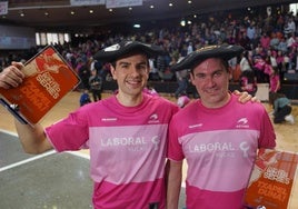 Foto de la entrega de premios tras el choque.