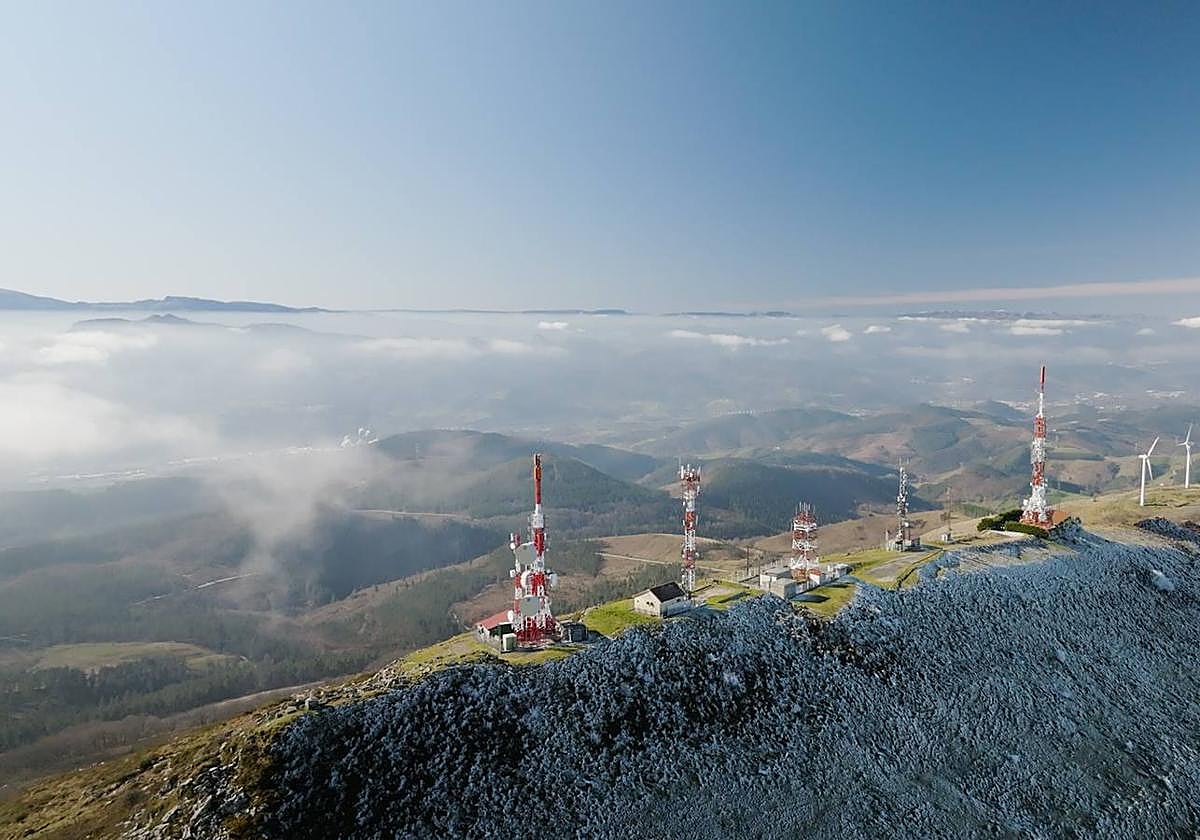 El 19 de febrero de 1985. El 'Boeing 727', con 148 pasajeros, perdió el control tras impactar contra una antena de televisión y cayó sobre la ladera del monte Oiz.