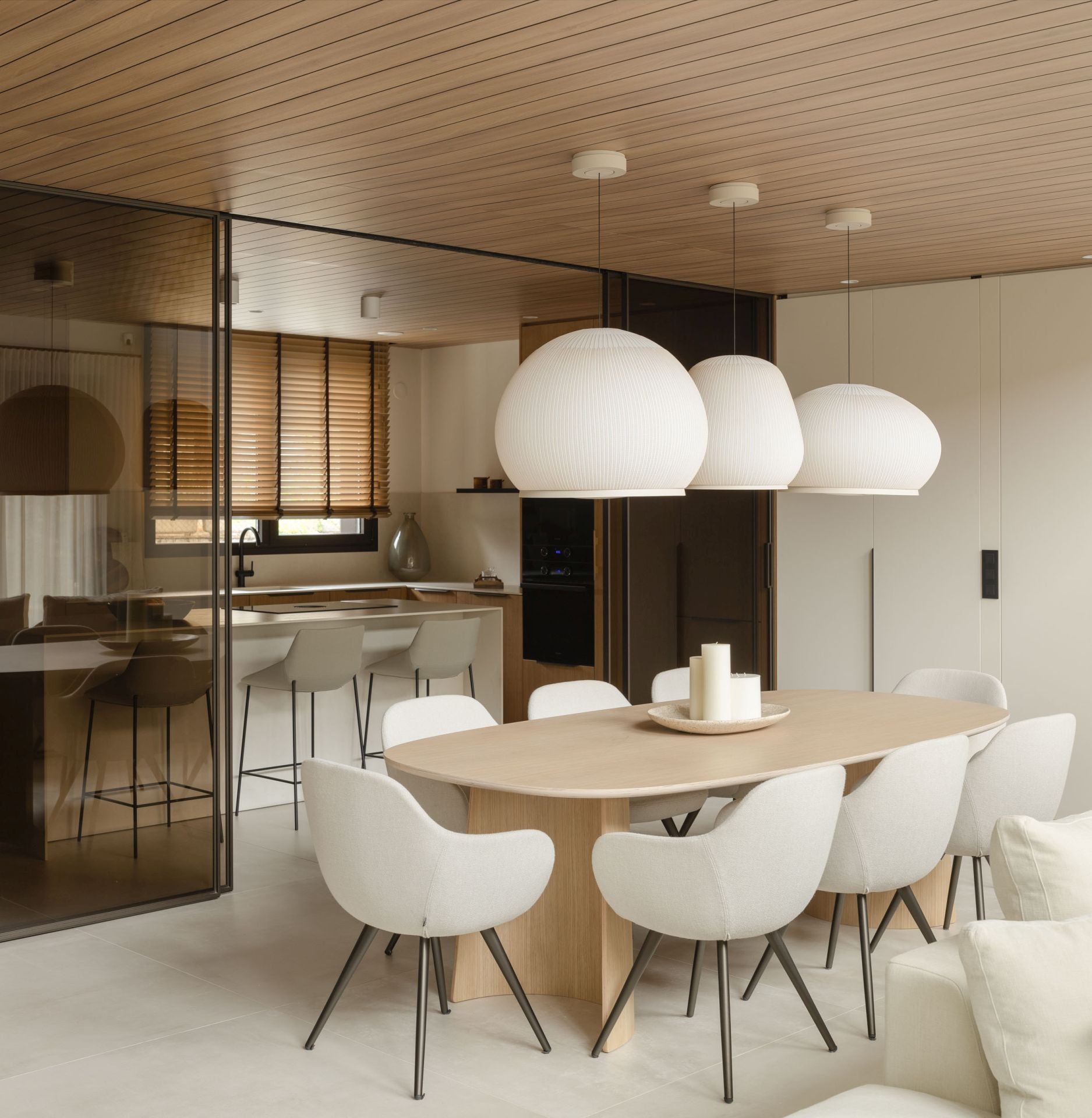 Este chalet de una familia bilbaína lo tiene todo: lujo, diseño y mucha luz