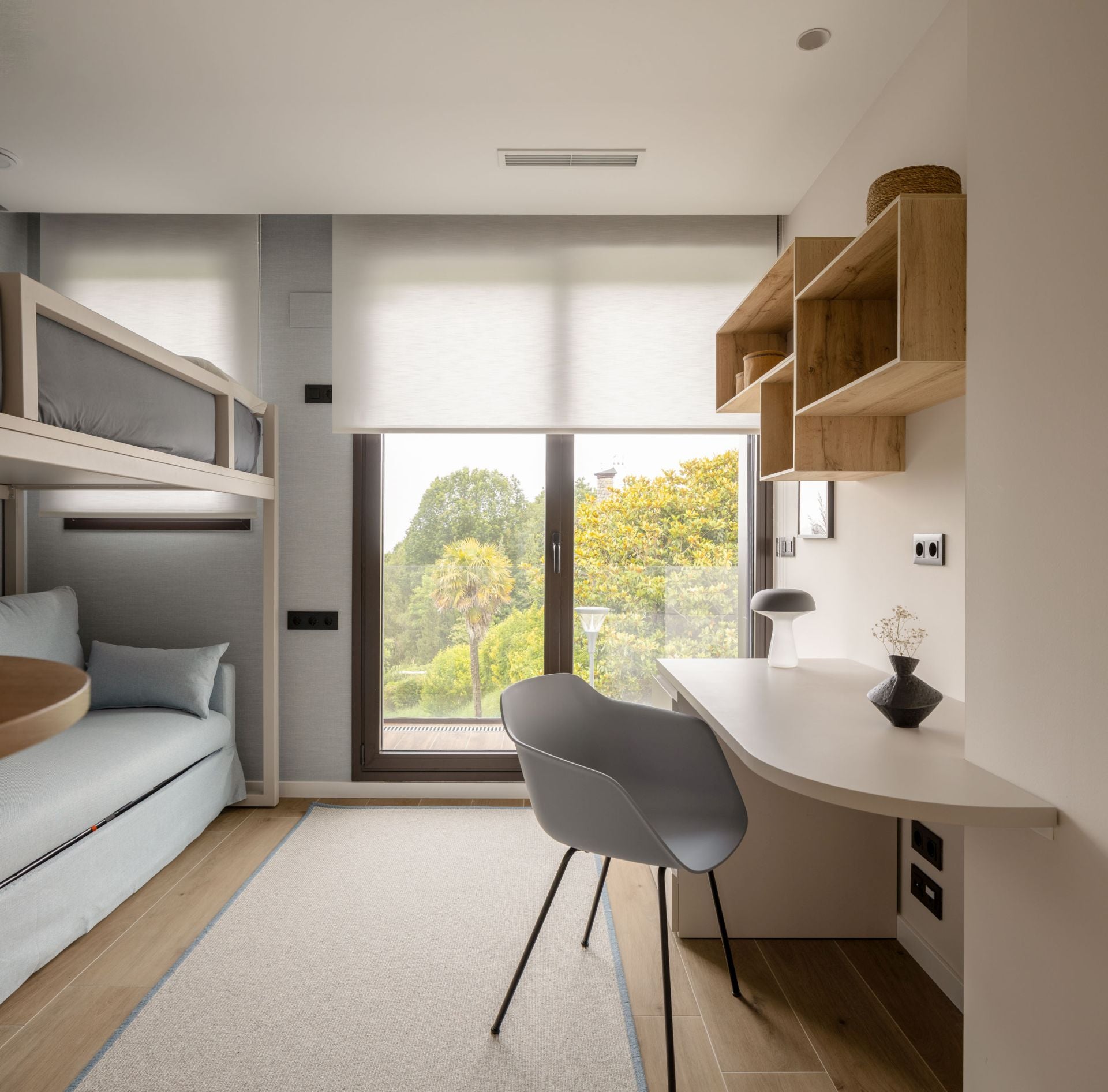 Este chalet de una familia bilbaína lo tiene todo: lujo, diseño y mucha luz