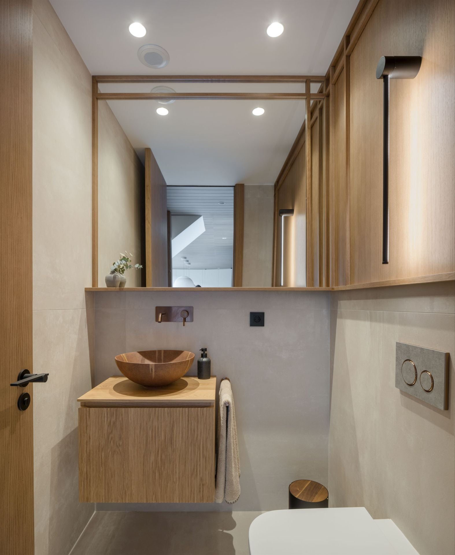 Este chalet de una familia bilbaína lo tiene todo: lujo, diseño y mucha luz