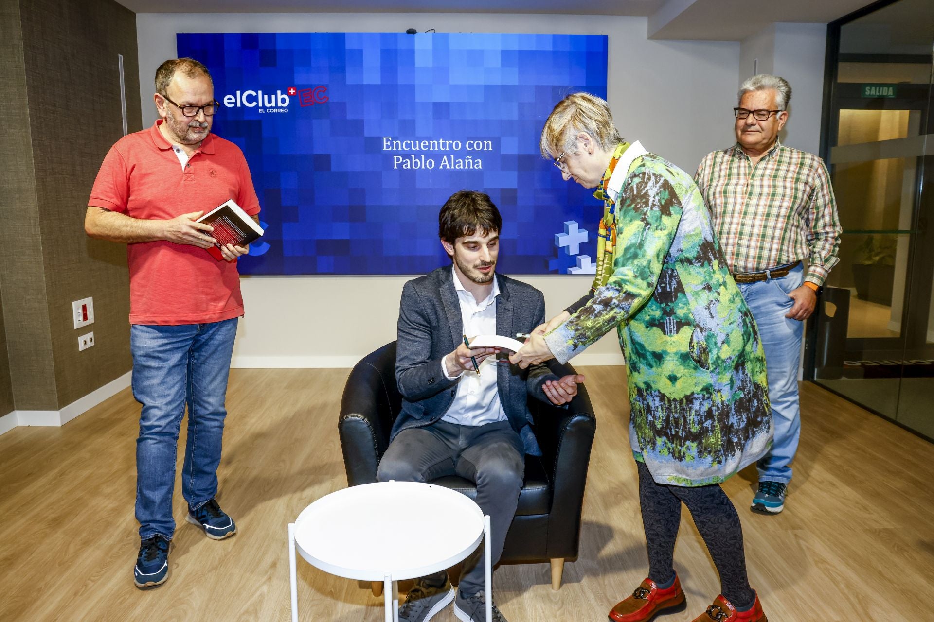 Pablo Alaña habla con los suscriptores de EL CORREO