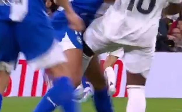 Imagen del momento de la agresión de Endrick sobre Mouriño, sin castigo.