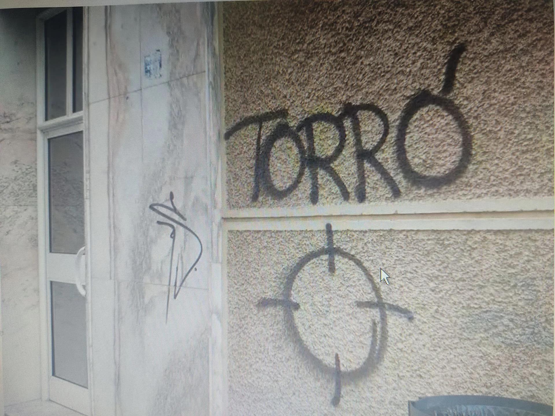 Pintada que apareció en la vivienda de Torró en 2012.