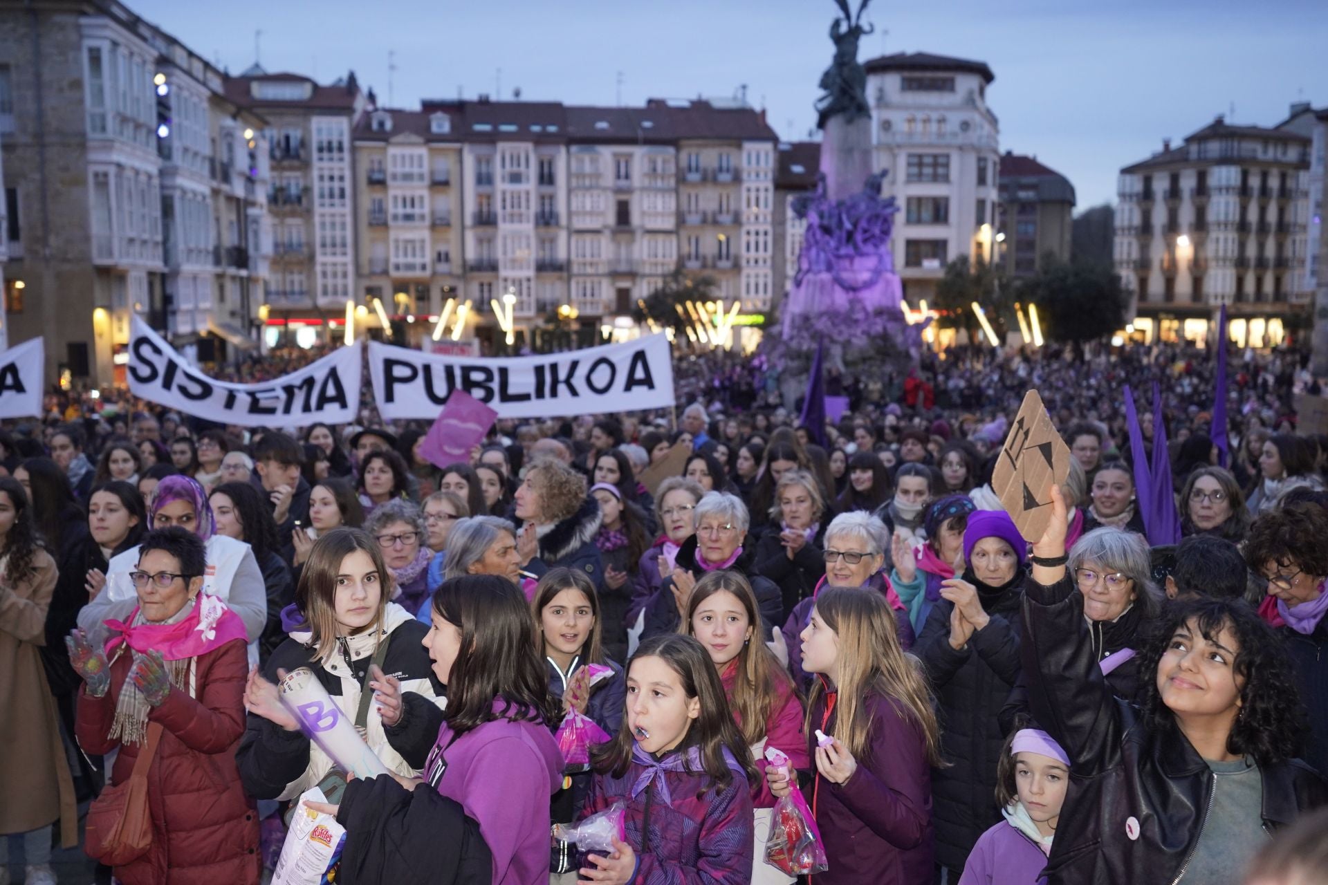 La manifestación del 8-M en Vitoria en 2024