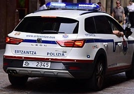 Sorprenden a dos personas en el interior de una nave industrial en Mungia robando cable 