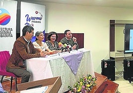 Representantes de Bizkaia y Ecuador, en una sesión de trabajo.